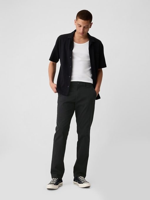 Modern Khakis in Straight Fit